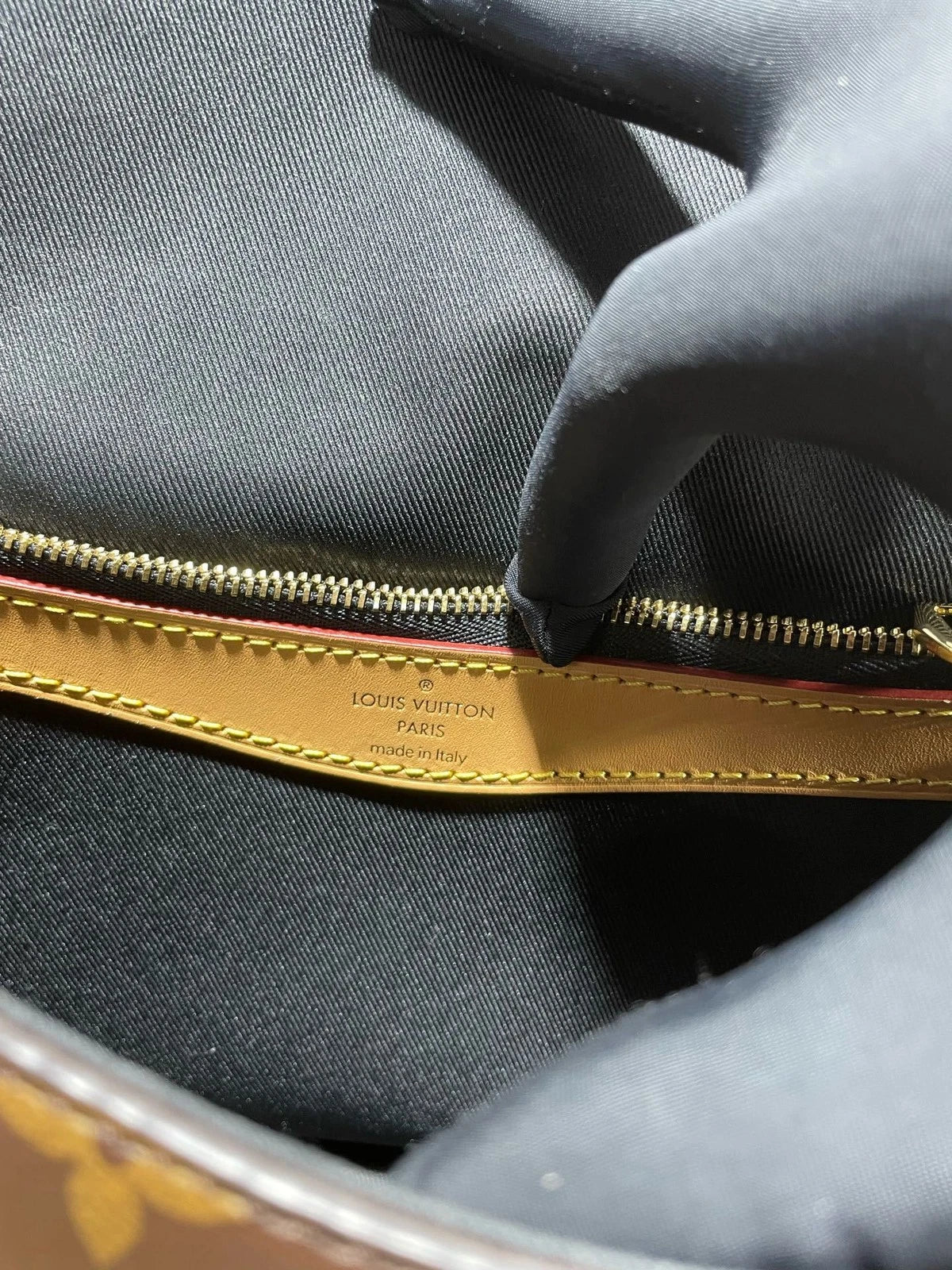 New Original Louis Vuitton Black Baguette Shoulder Bag For Women