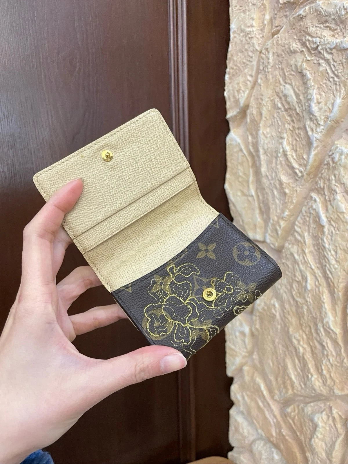 Authentic Louis Vuitton Monogram Dentelle Ludlow Short Wallet