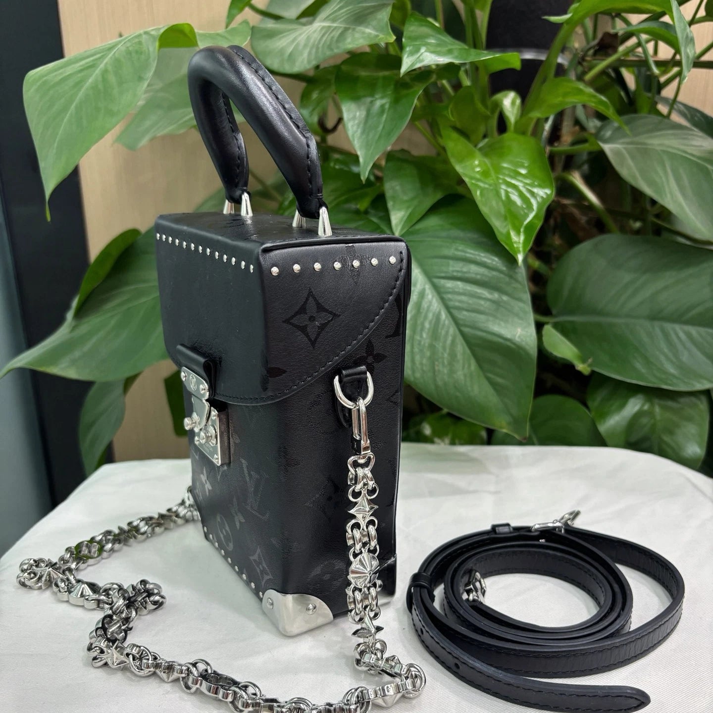 Louis Vuitton Camera Box Chain Shoulder Bag Crossbody Black Silver Women