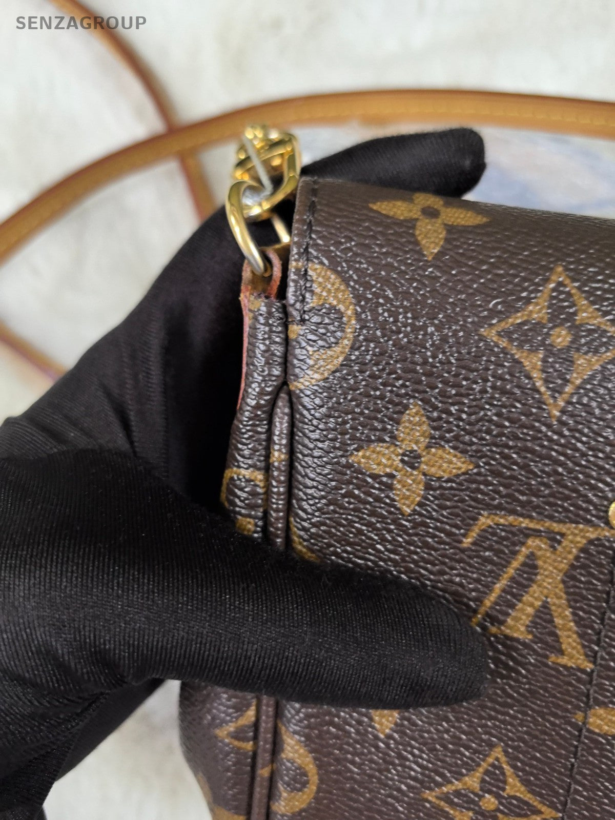 Louis Vuitton Favourite MM Monogram Chain Shoulder bag Women Crossbody