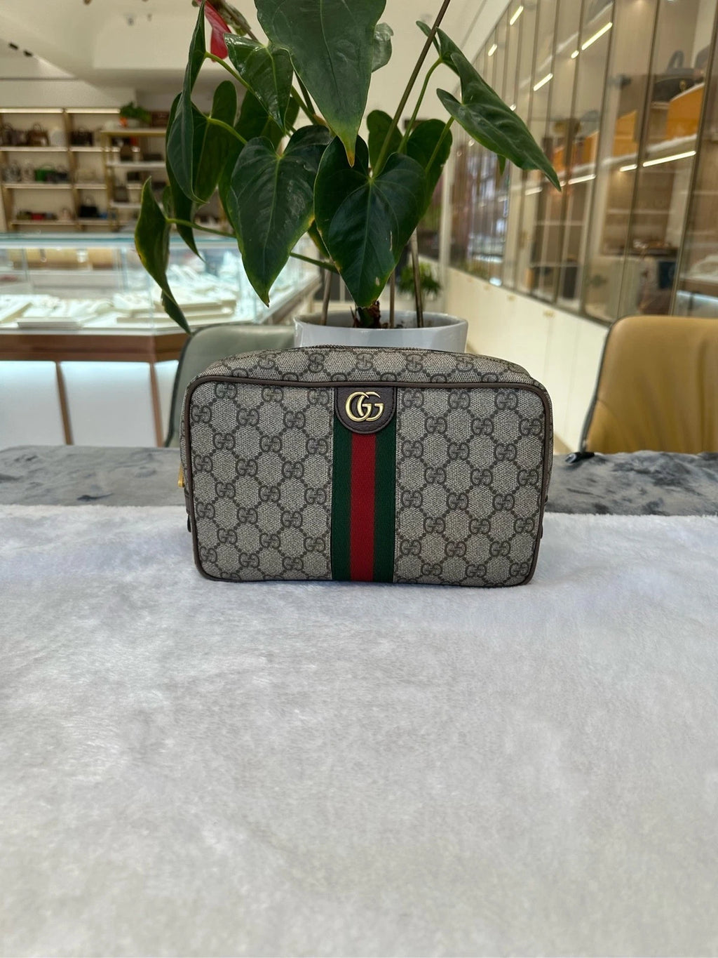 Gucci GG Supreme Canvas Brown Monogram Clutch For Women