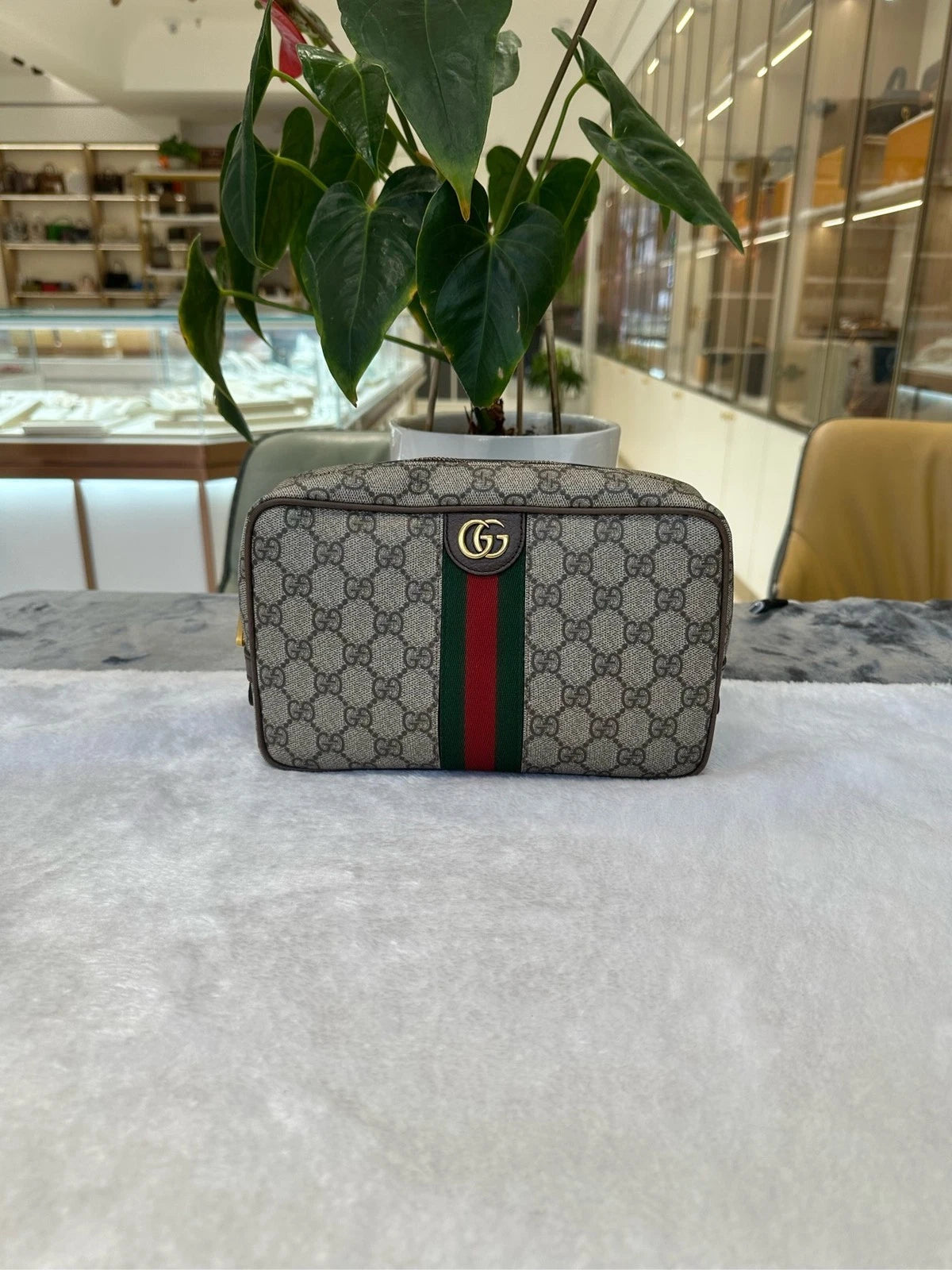Gucci GG Supreme Canvas Brown Monogram Clutch For Women
