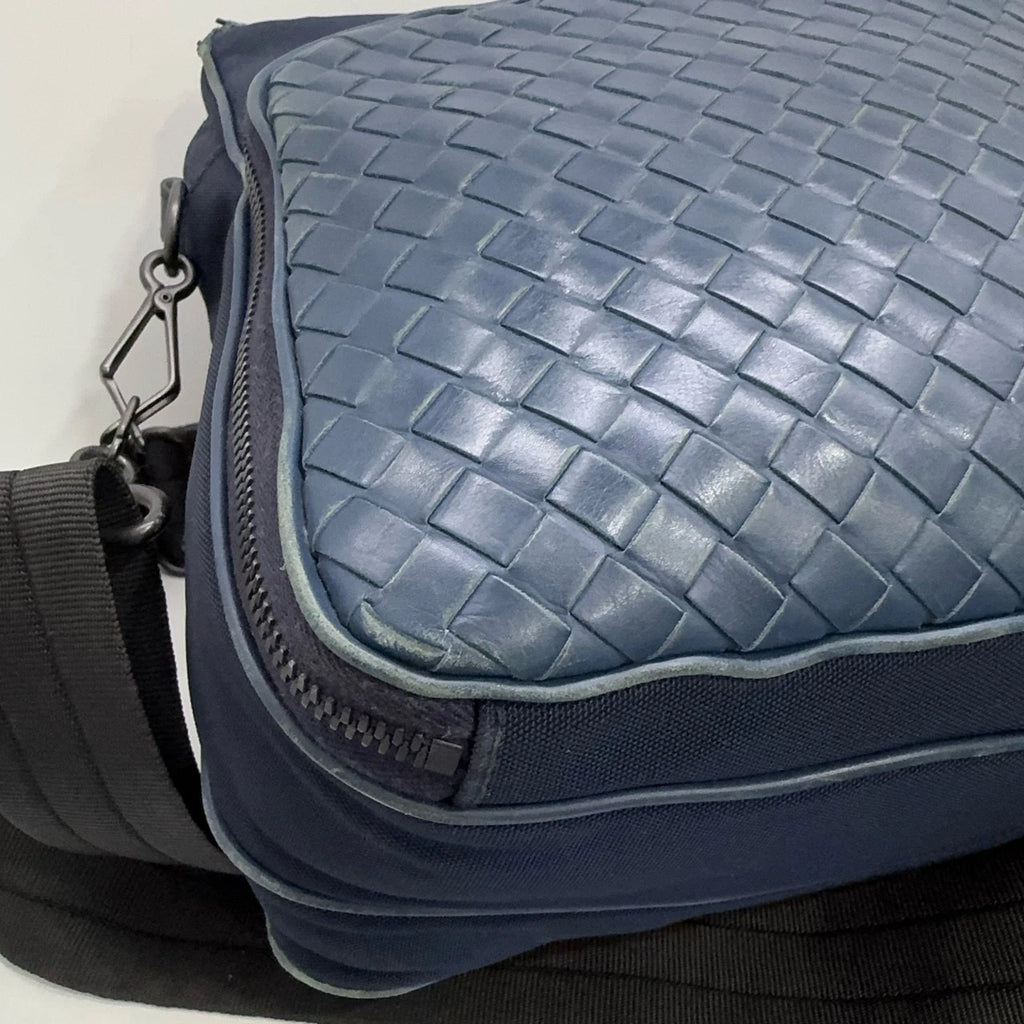 Bottega Veneta Navy Woven Leather Nylon Shoulder Crossbody Women