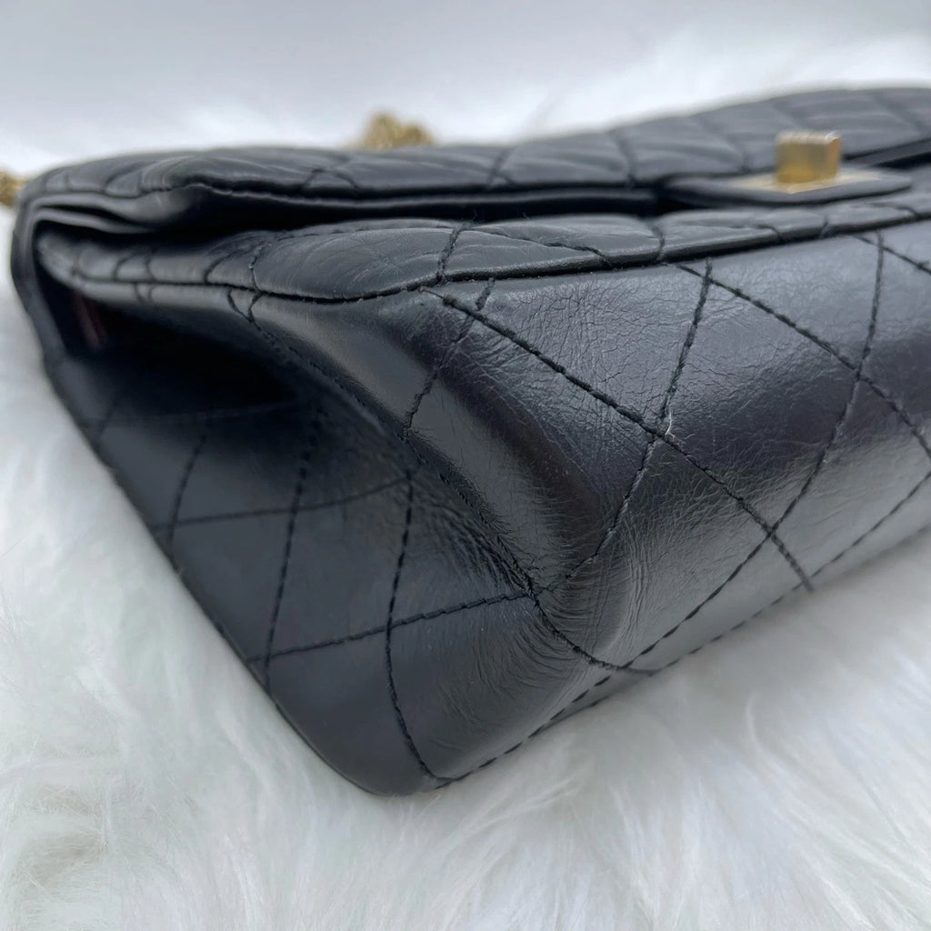 CHANEL Pre-owned Black Gold Chain Shoulder Crossbody Bag For Women