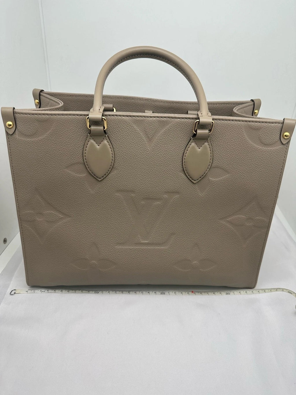 Louis Vuitton Onthego Monogram Gray Tote Handbag Shoulder Bag
