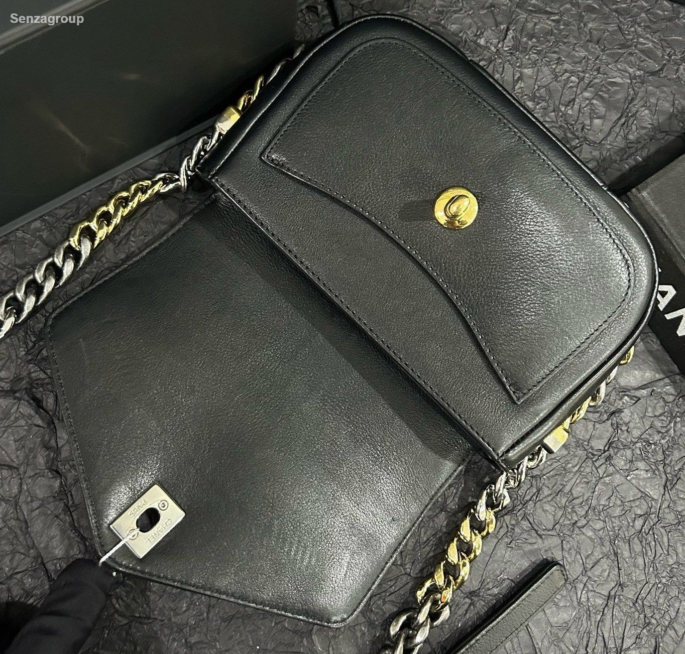 Chanel Diamond Calfskin Messenger Chain Shoulder Bag Crossbody Black Gold Women