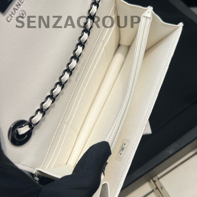 Chanel Trendy CC 24B White Leather Shoulder Bag with Chain Strap