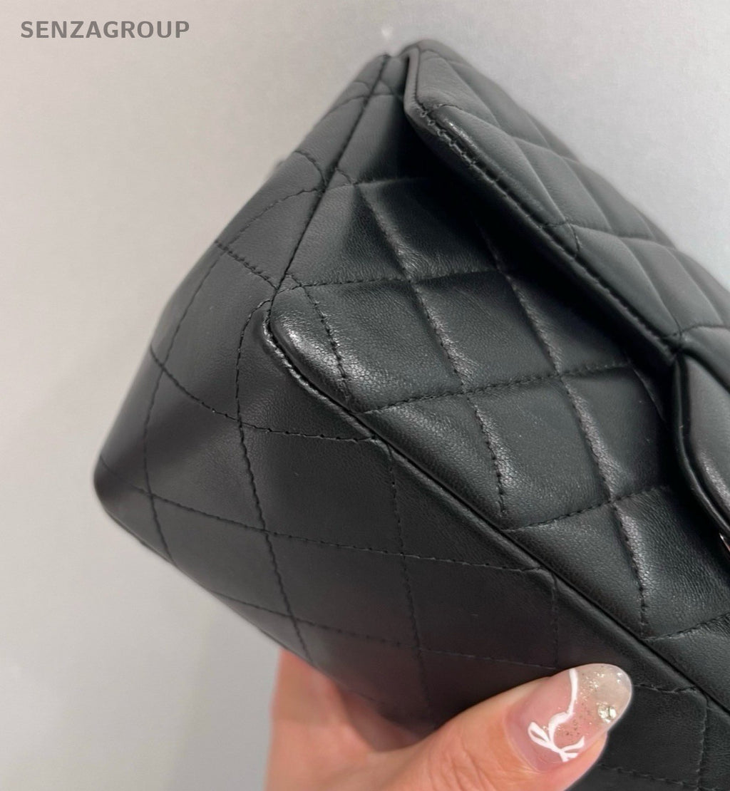 Chanel Classic Flap Mini Chain Shoulder Bag Crossbody Black Silver Women Fashion
