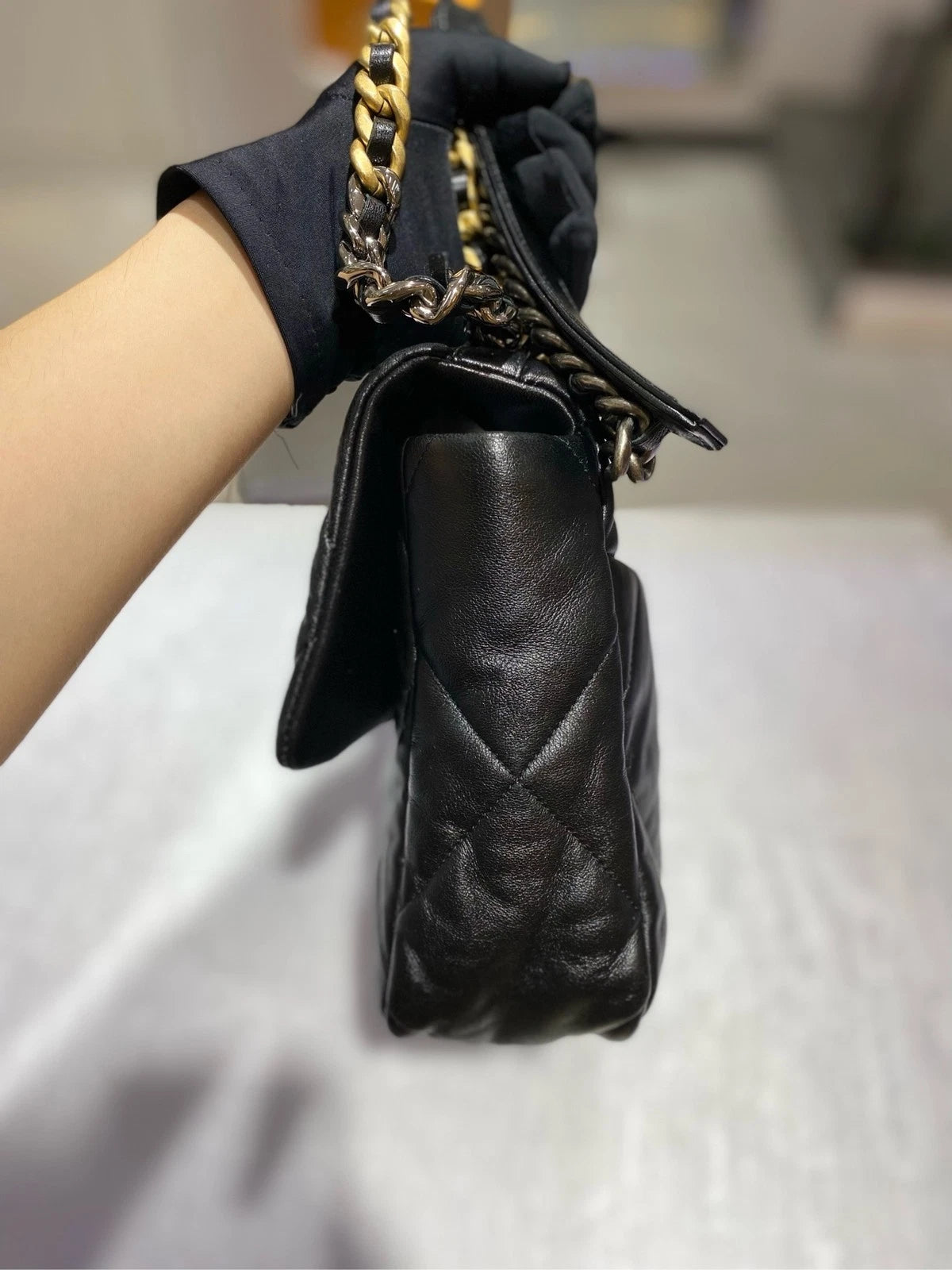 CHANEL Black 19Bag Medium Shoulder Crossbody Handbag For Women