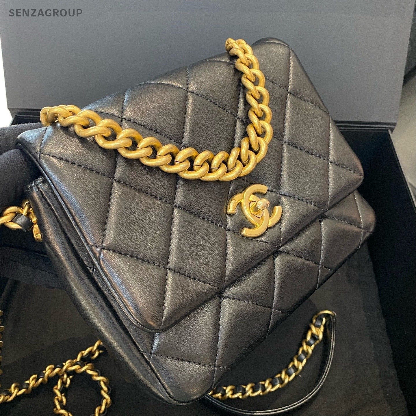 Chanel Diamond Chain Top Handle Shoulder Crossbody Black Gold Women Classic