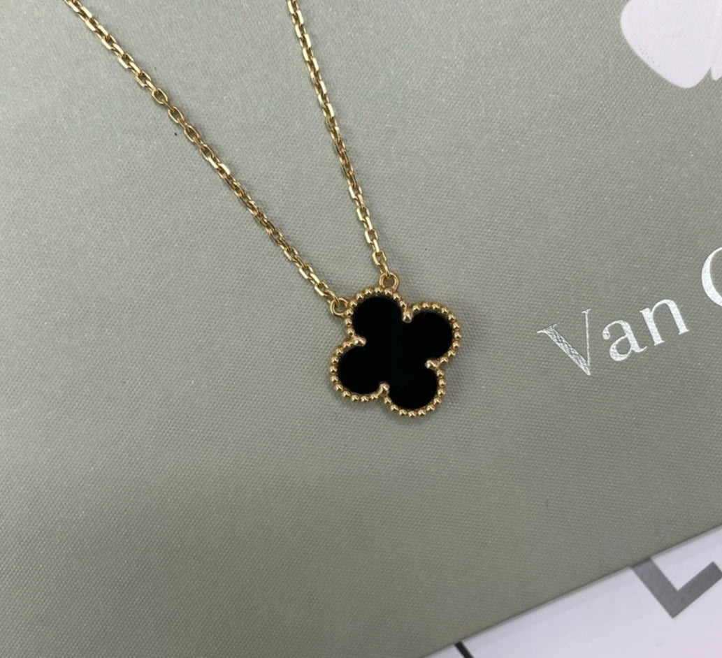 Van Cleef &amp; Arpels VCA Vintage Alhambra Necklace 18K Yellow Gold Onyx Pendant
