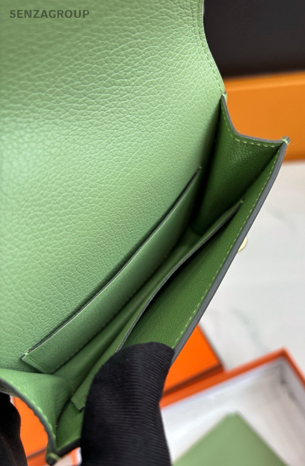 Hermès Roulis Slim Leather Clutch Wallet Green Women Almost Brand New