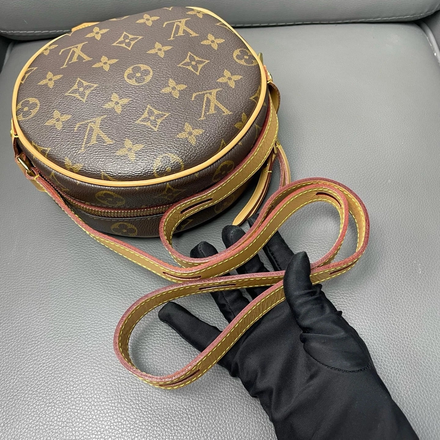 Louis Vuitton Monogram Canvas Round Shoulder Crossbody Handbag For Women
