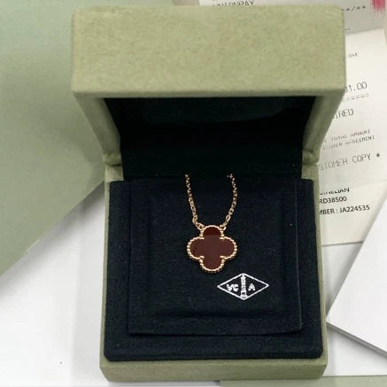 Excellent Van Cleef &amp; Arpels Vintage Alhambra Carnelian Pendant Necklace18k YG