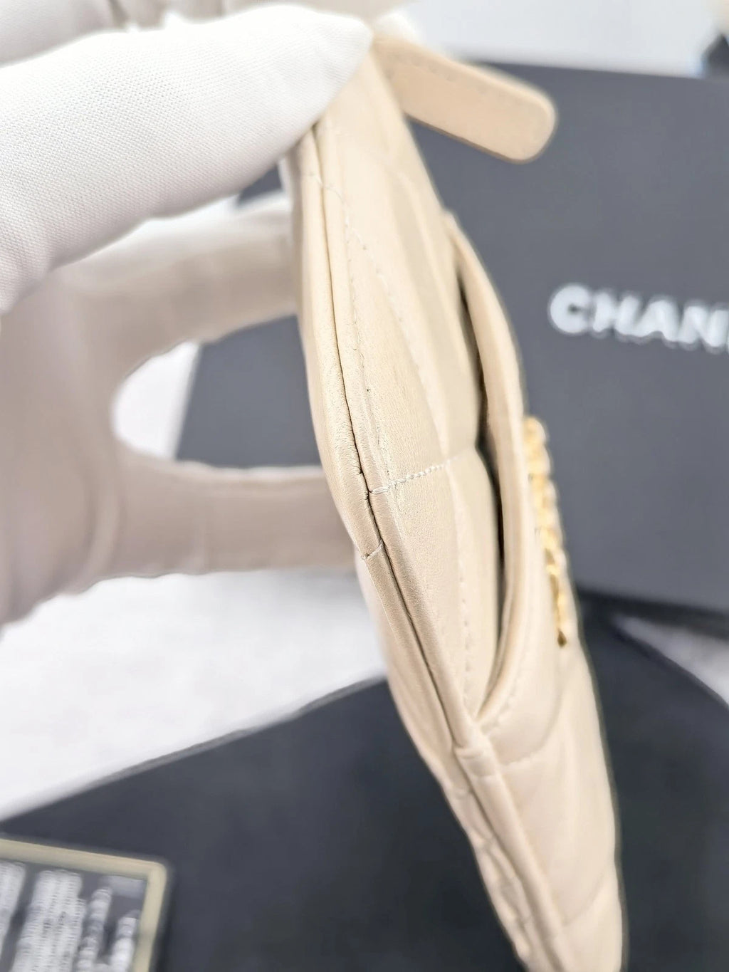 CHANEL Beige Leather 19 Series Clutch Card Phone Bag For Women