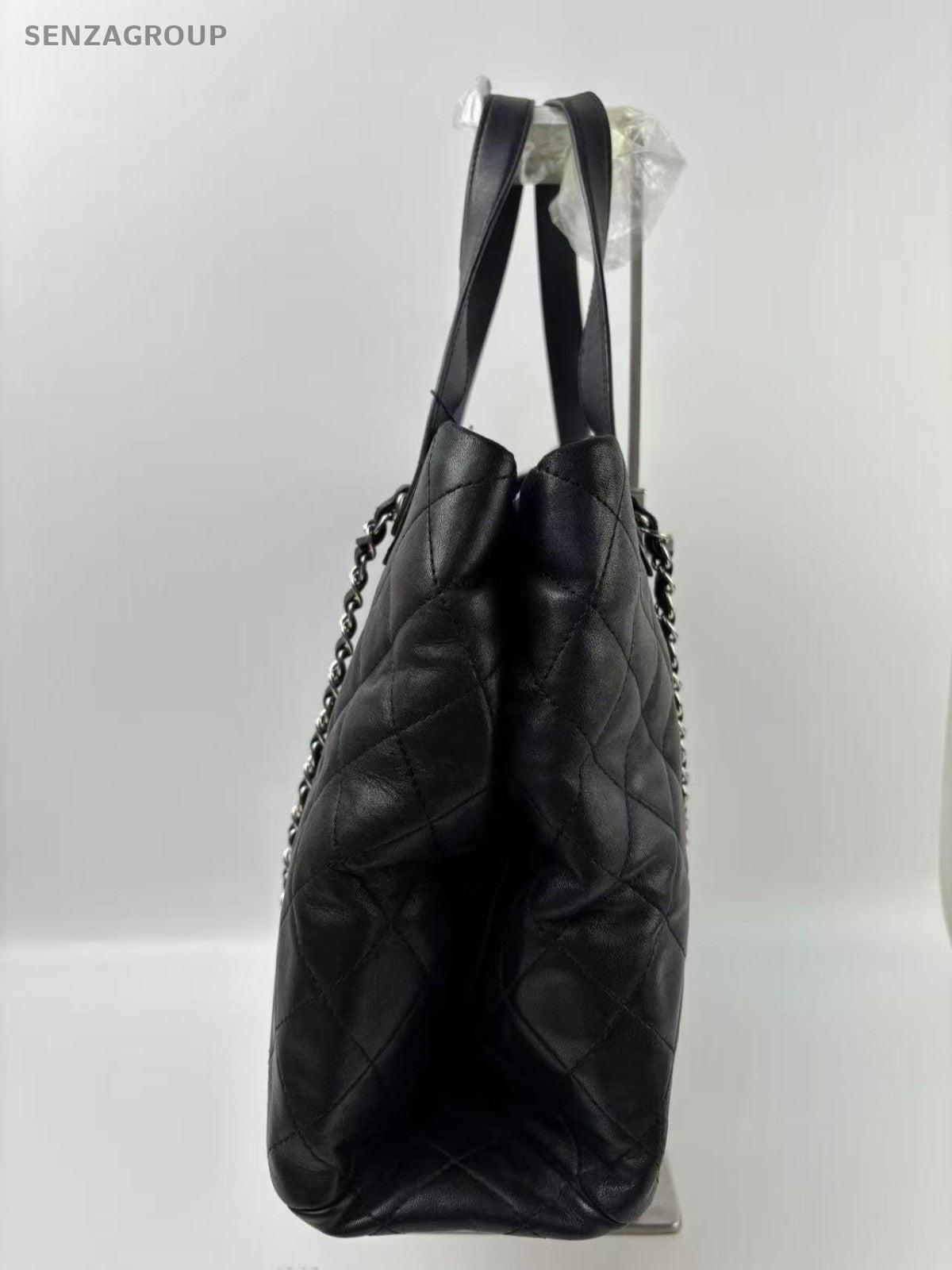 SJ0001 Chanel Black Tote Bag with CC Charm