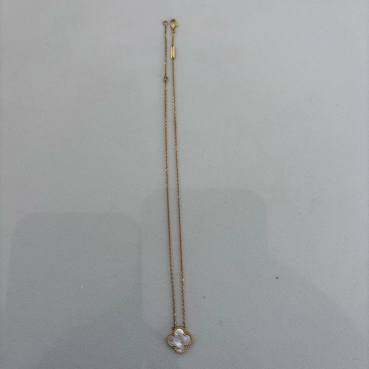 Van Cleef &amp; Arpels Vintage Alhambra Necklace Pendant Mother of Pearl 18K Gold