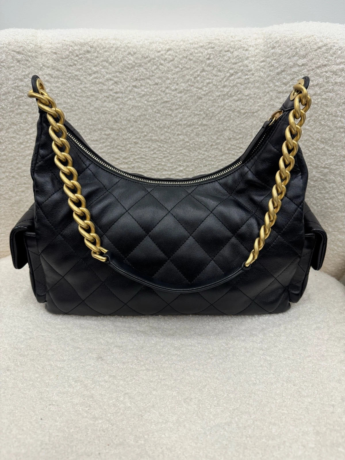 CHANEL Black Lambskin Hobo Shoulder Bag for Women