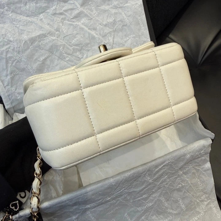 Chanel Classic Flap Chain Shoulder Bag Crossbody White Gold Women Fashion D