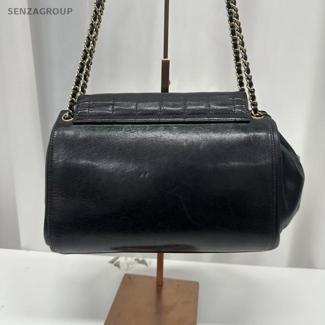 CHANEL Black gold 2.55 Leather Shoulder bag tote