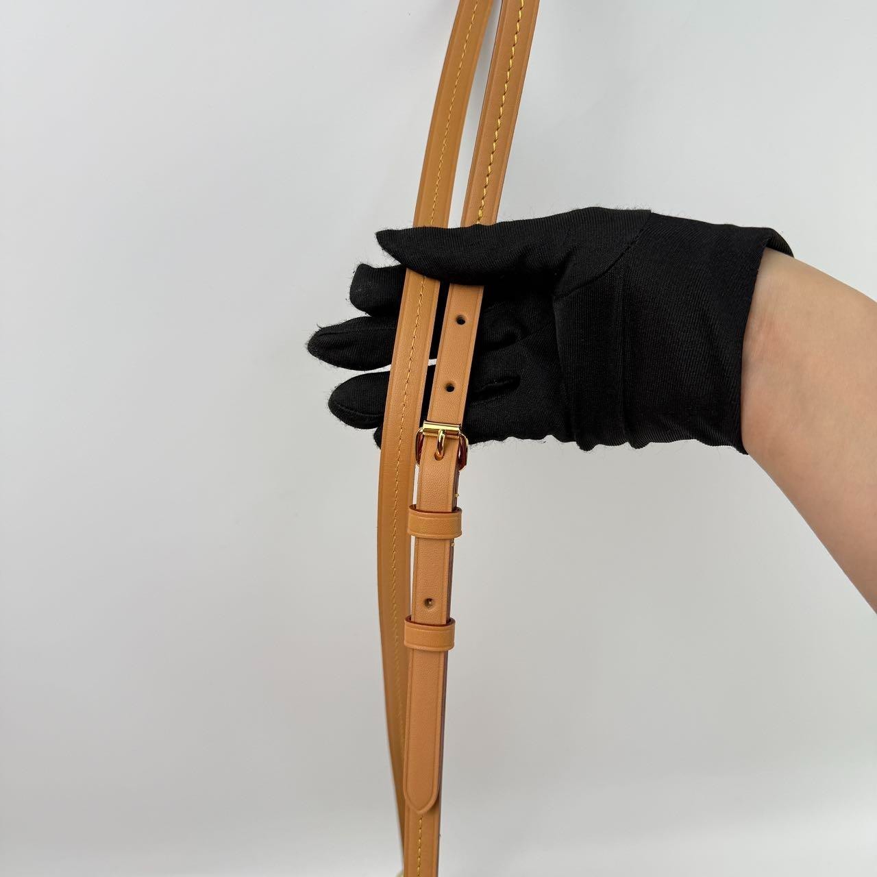 SJ0001  Louis Vuitton camera bag