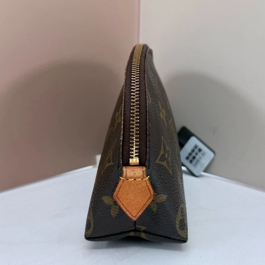 Louis Vuitton Cosmetic Pouch Monogram Clutch Brown Gold Women Classic