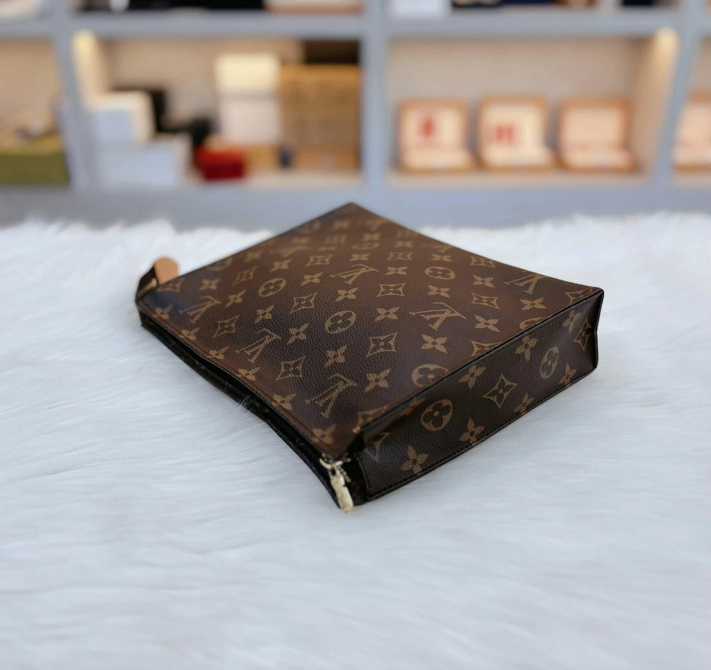 Louis Vuitton Monogram Canvas Toiletry Pouch Clutch For Women