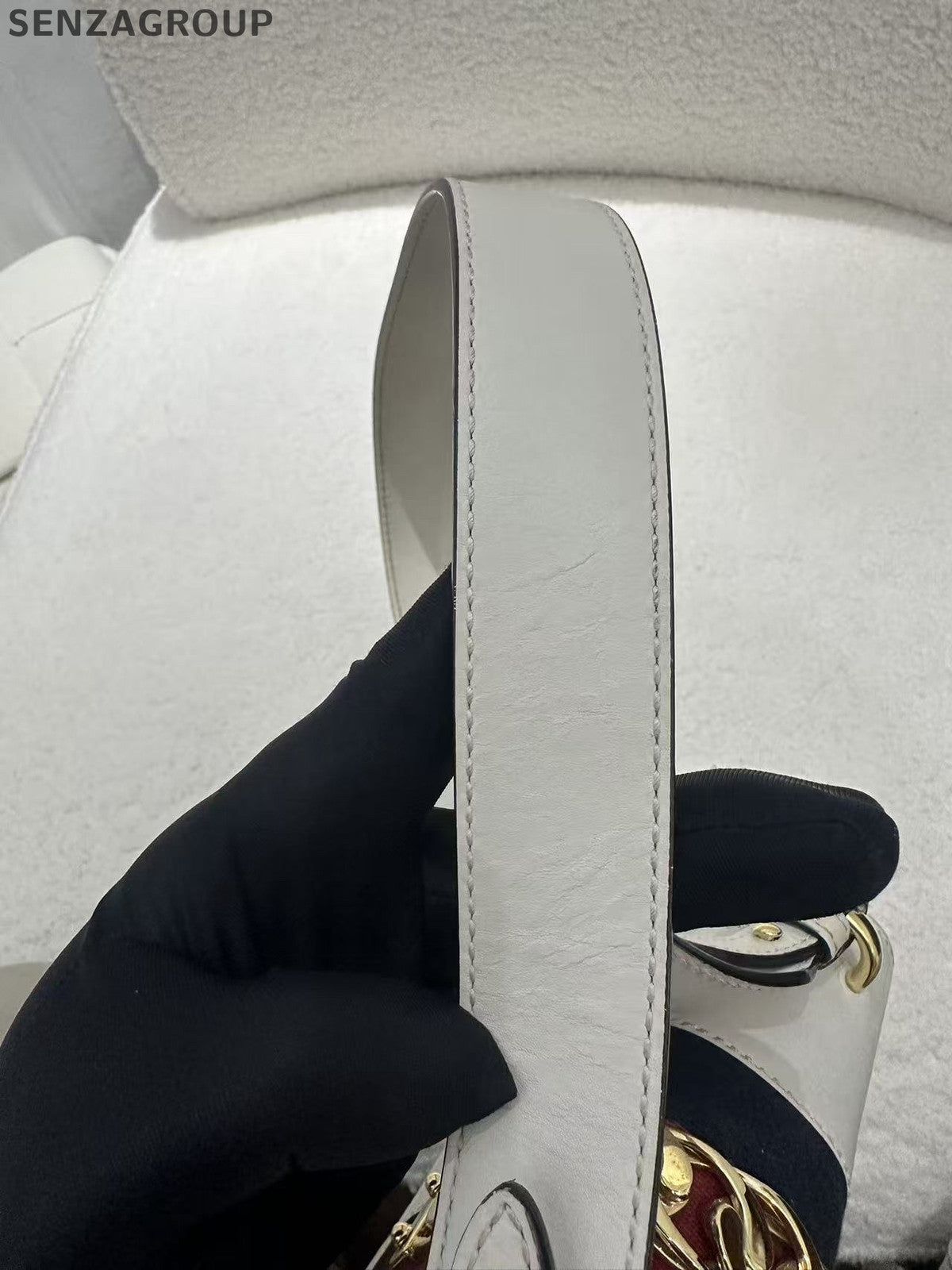 Gucci Sylvie White Gold Buckle Shoulder Bag Women Classic Fashion