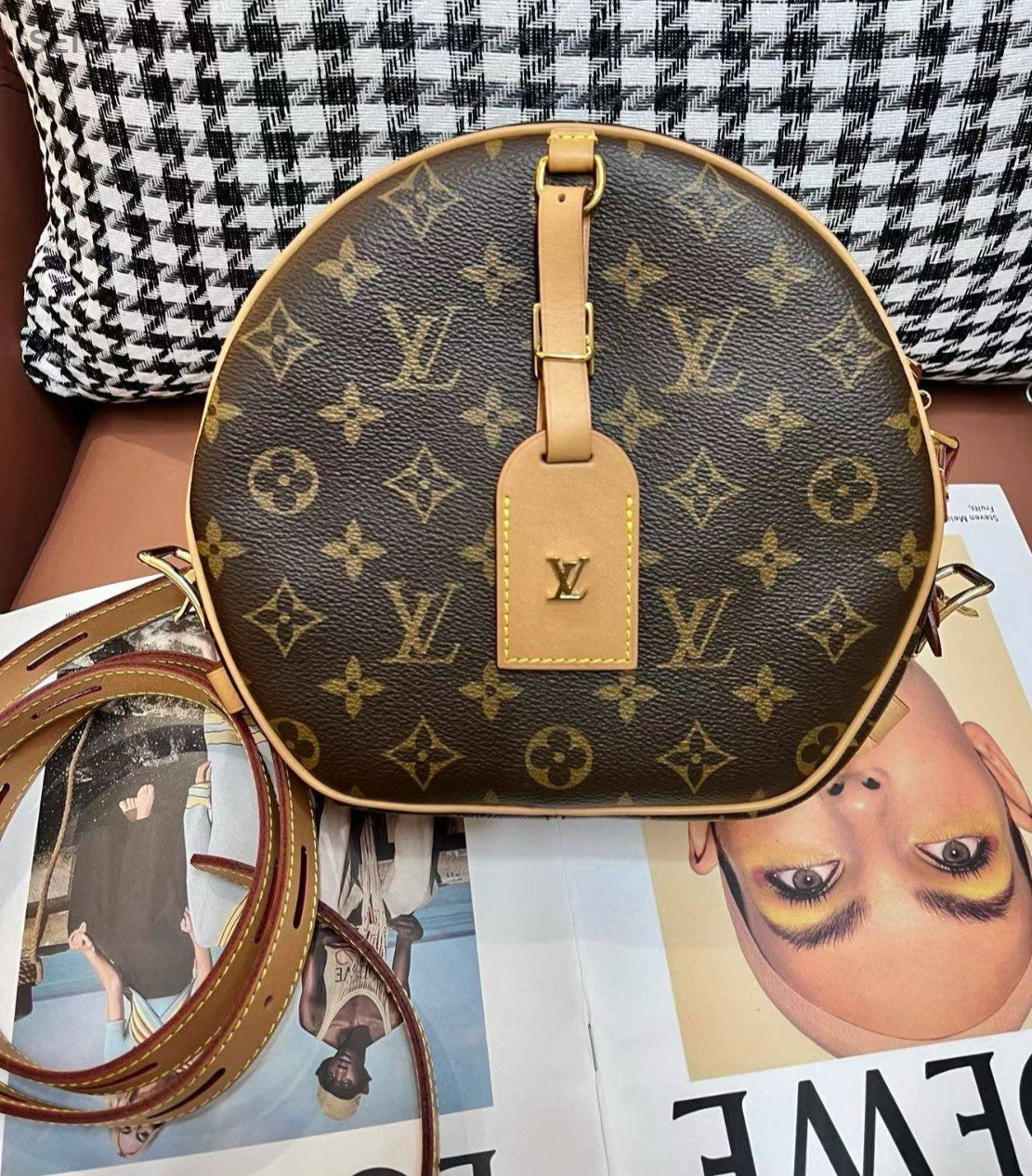 Louis Vuitton Boite Chapeau Souple GM Monogram Shoulder bag Brown Women