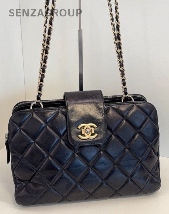 Chanel Calfskin Chain Shoulder Bag Diamond Pattern Black Gold Women Classic