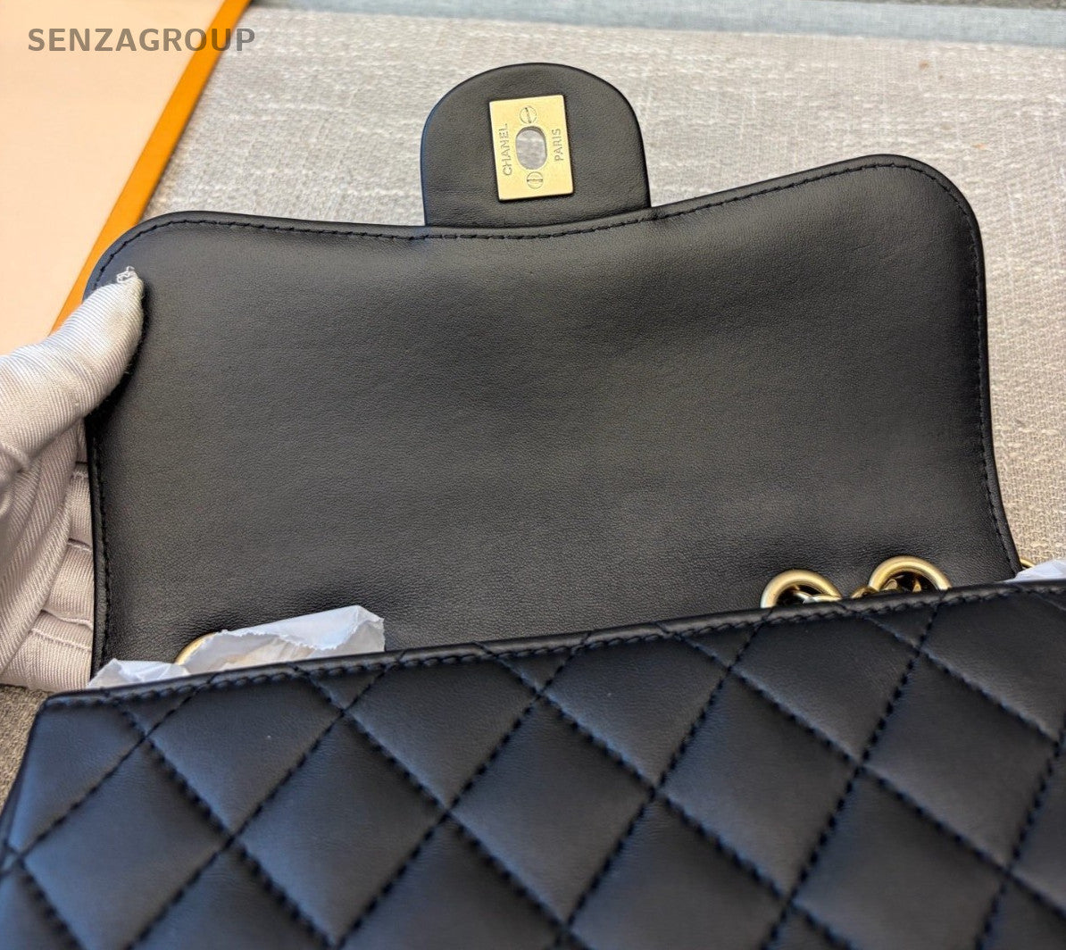Chanel Classic Flap Lambskin Chain Shoulder Bag Crossbody Black Gold Women