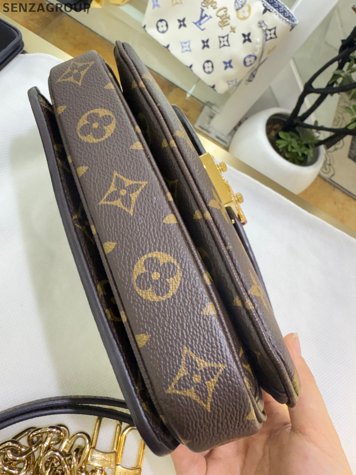 Louis Vuitton Monogram Pochette Metis Crossbody Bag Classic Women's