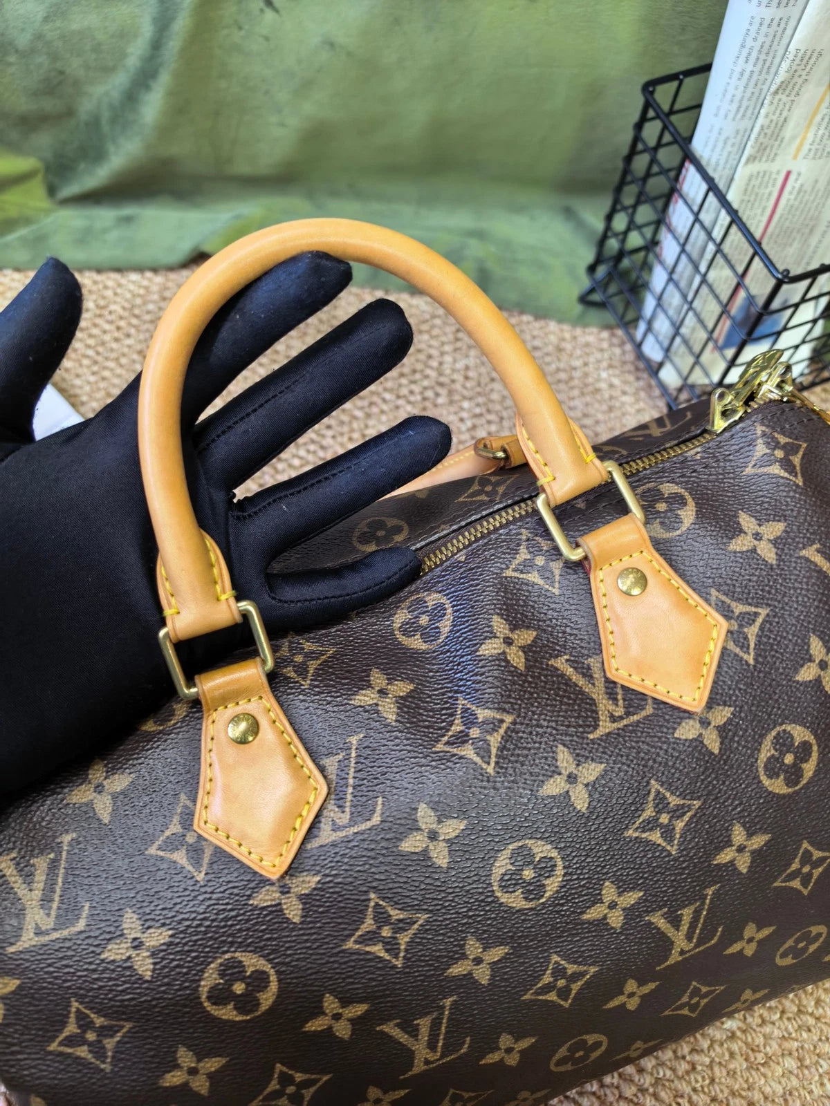 Louis Vuitton Speedy 30 Tote Monogram Top Handle Crossbody Bag Unisex