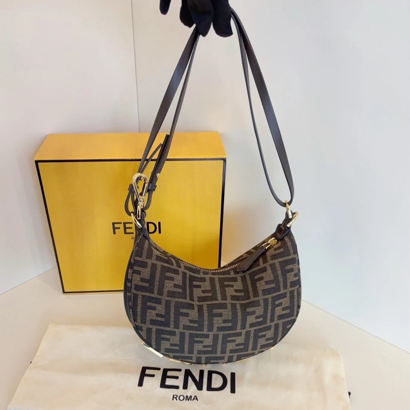 Excellent Fendi Fendigraphy Brown FF Monogram Canvas Handbag Detachable Strap
