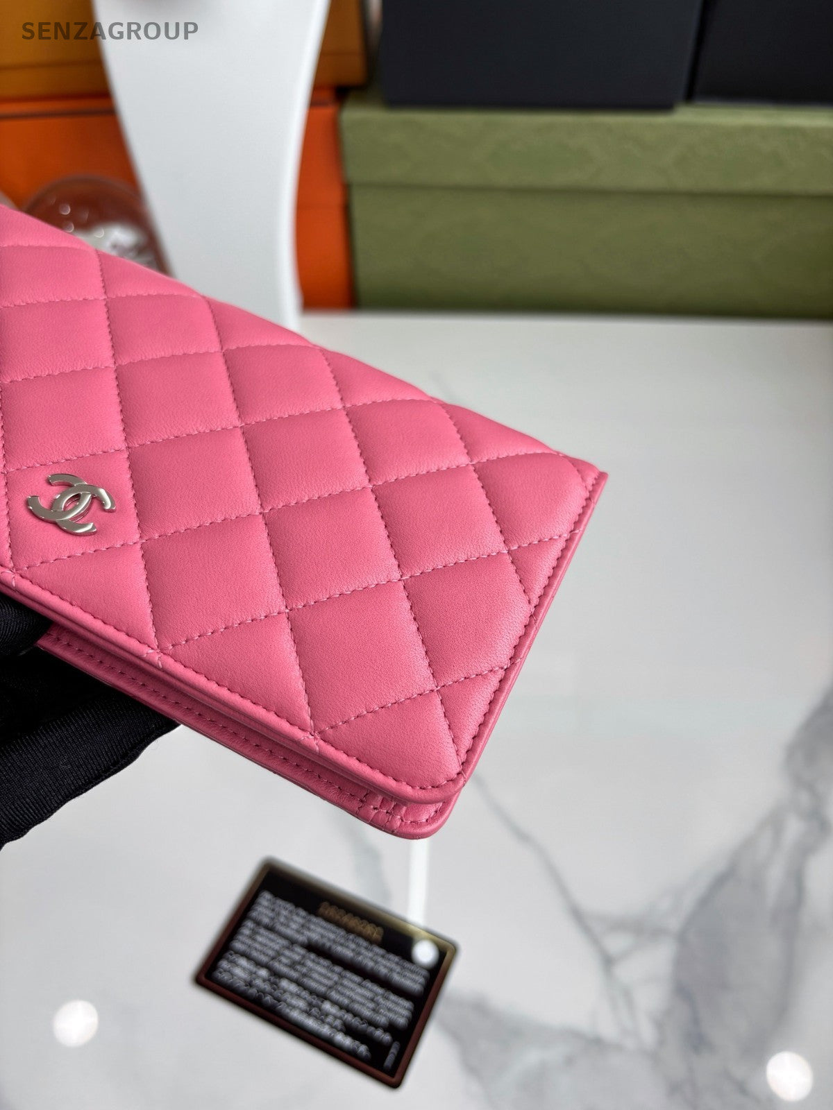 CHANEL Classic Flap pink wallet Almost brank new with card