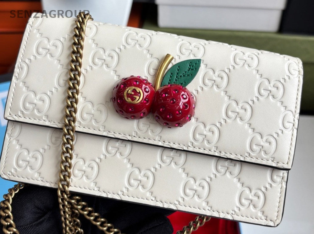 Gucci woc Monogram All-Leather Shoulder Crossbody Bag White Almost Brand New