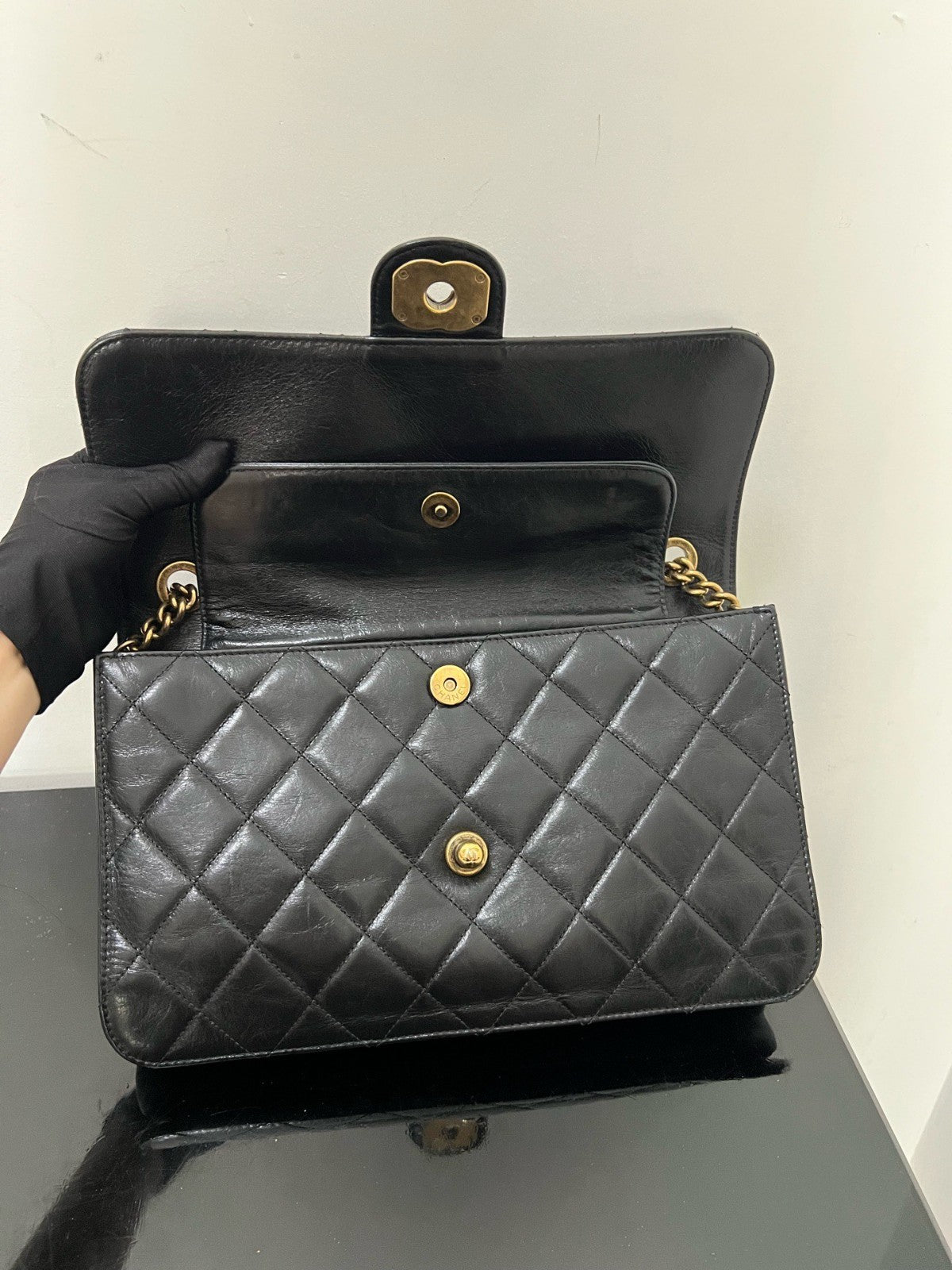 CHANEL Vintage Diamond Pattern Chain Shoulder bag Black Gold Women Classic