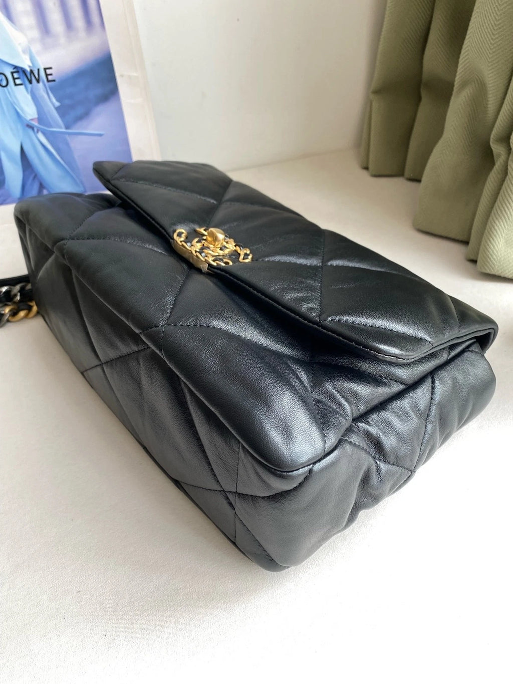 Chanel 19Bag Medium Black Gold Shoulder Crossbody Handbag For Women