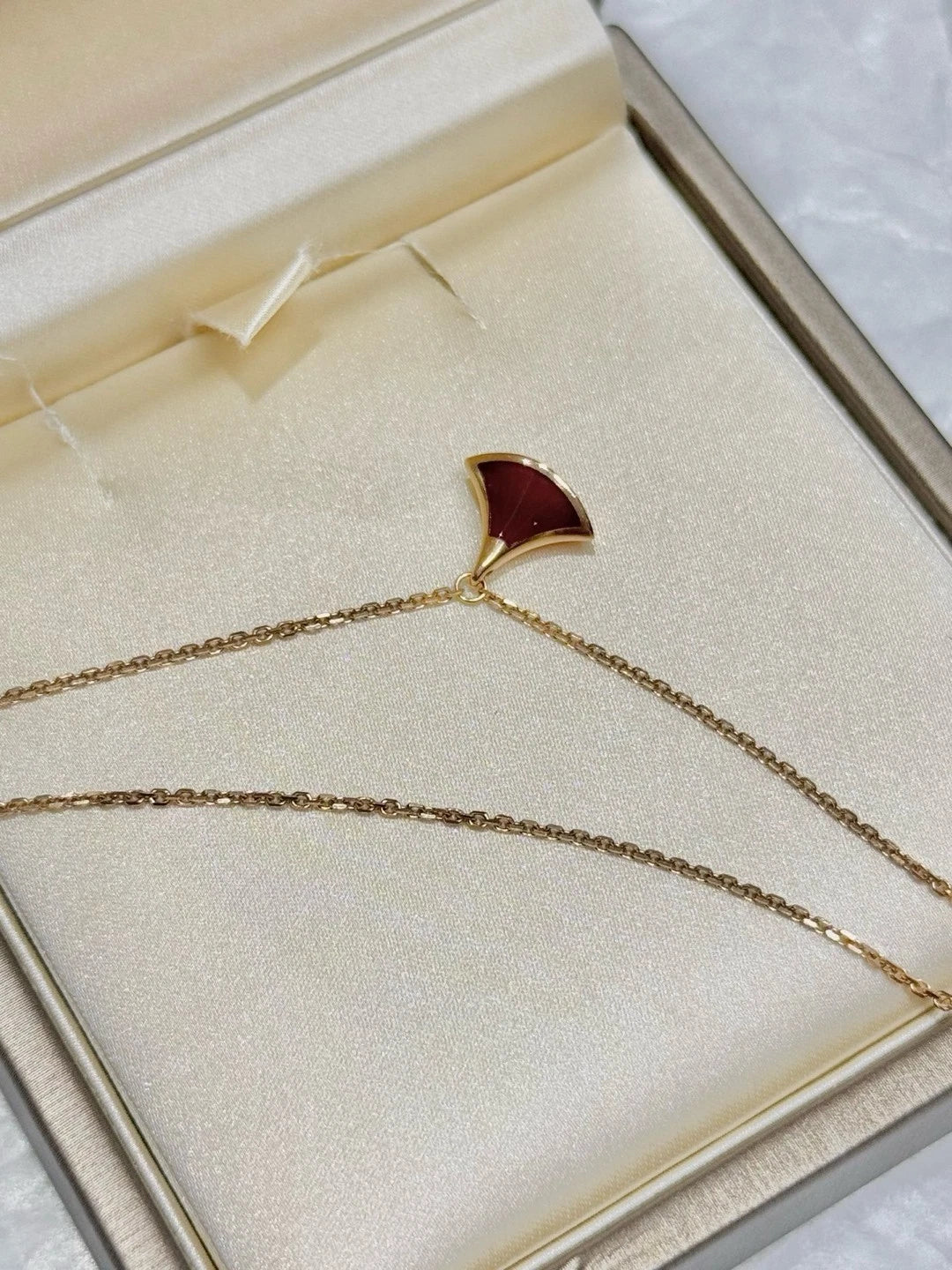 Bvlgari Diva's Dream 18k Rose Gold Bracelet Red Carnelian Fan Charms 5.9–7.5 In