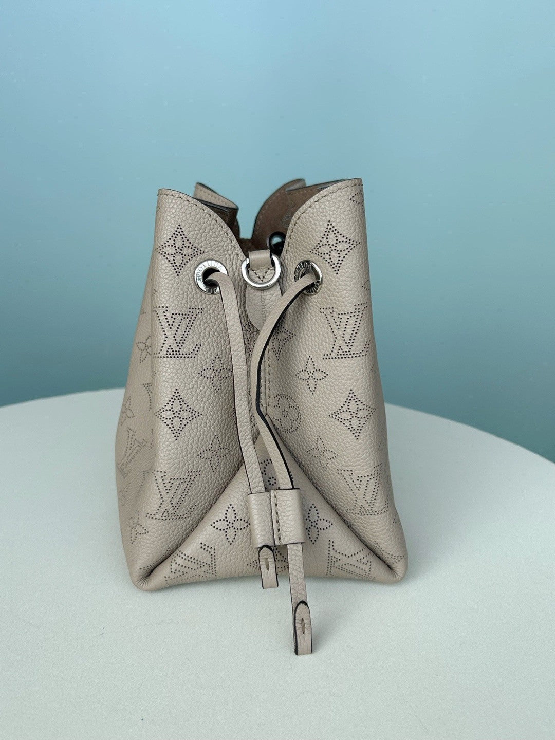 Louis Vuitton Mahina Calfskin Chain Shoulder Bag Crossbody Gray Silver Women