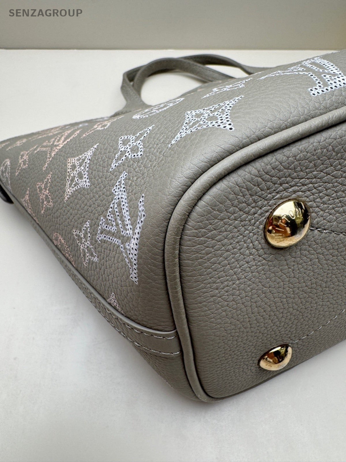 Louis Vuitton Blossom Monogram Carved patterns Calfskin 2way Shoulder Handbag