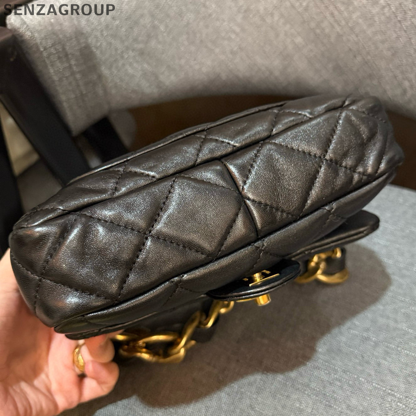 Chanel Quilted Chain Shoulder Bag Black Gold Hardware Classic Women's Fashion