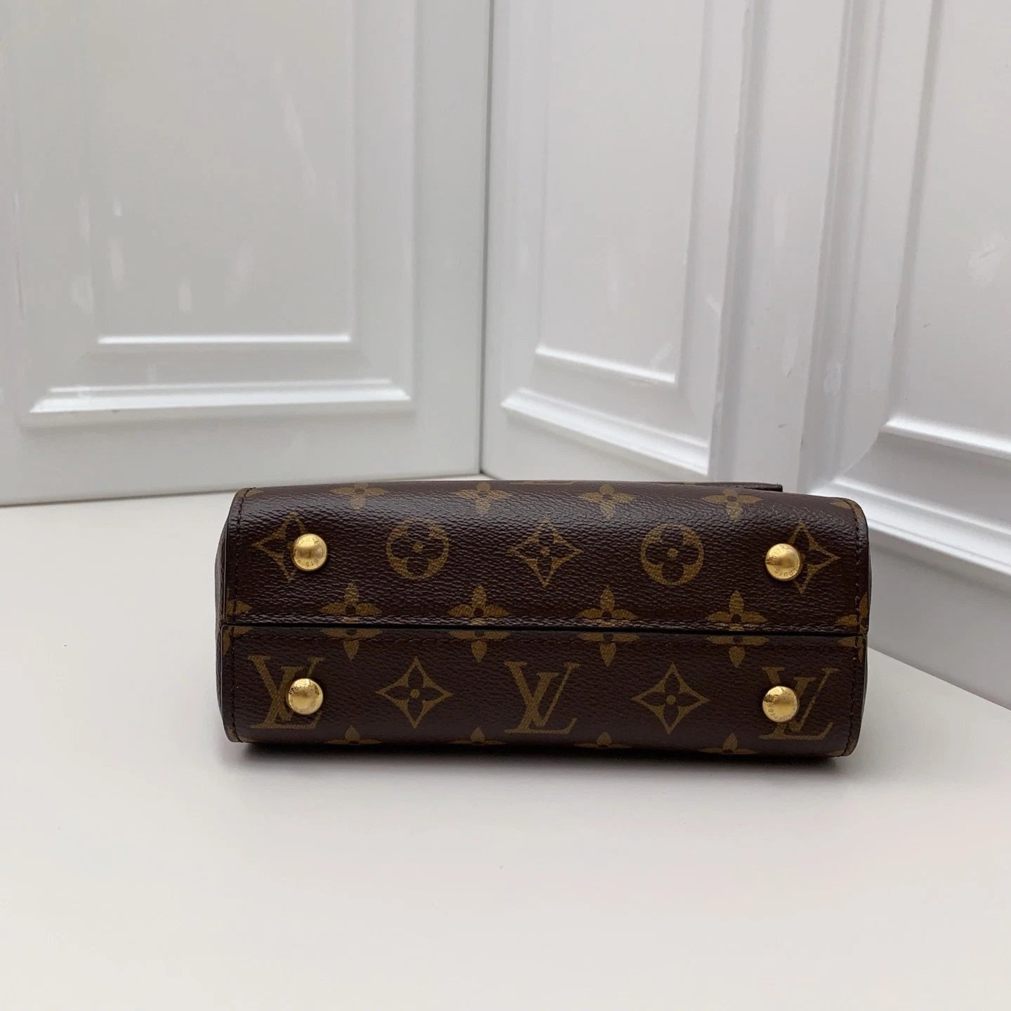 Louis Vuitton Cluny Brown Gold Crossbody Top Handle Excellent