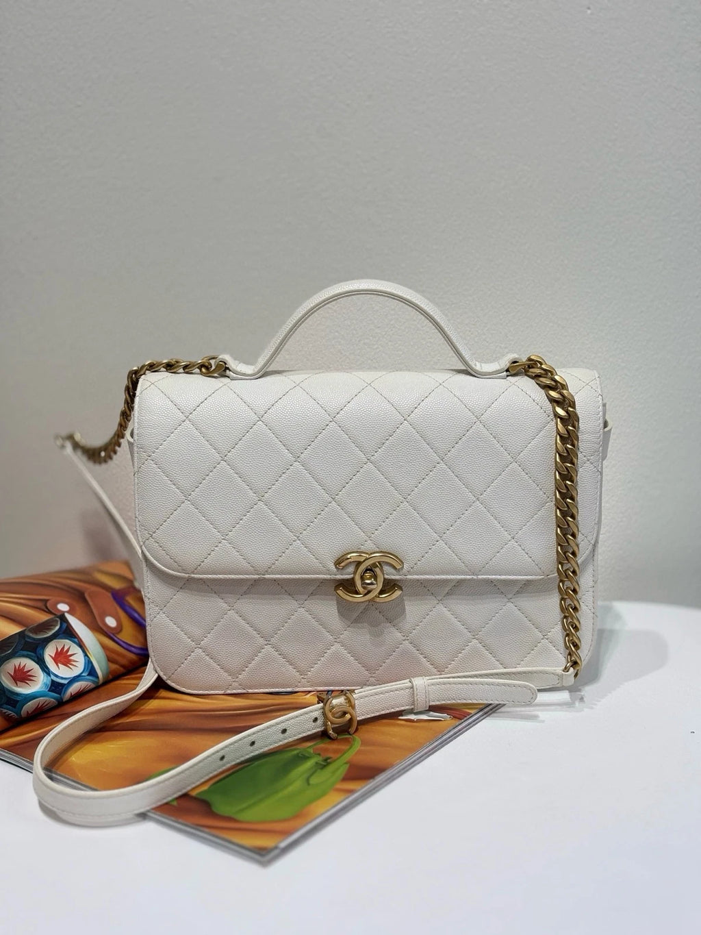 CHANEL White Grainy Leather Messenger Shoulder Bag For Women