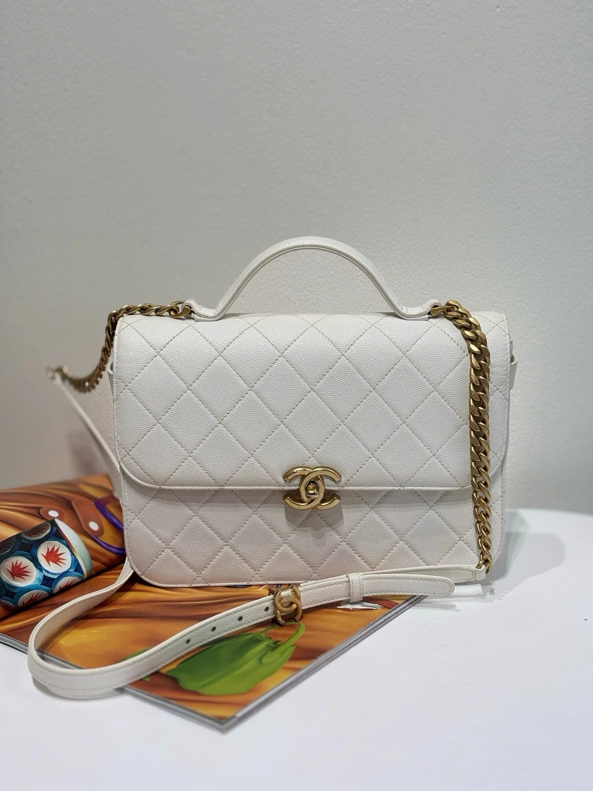 CHANEL White Grainy Leather Messenger Shoulder Bag For Women