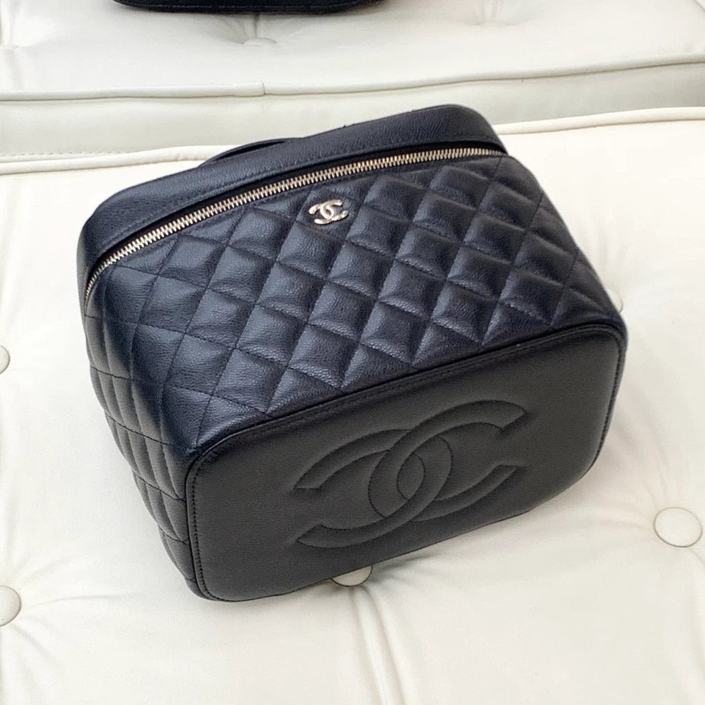 Chanel Vanity Black Gold Top Handle Excellent