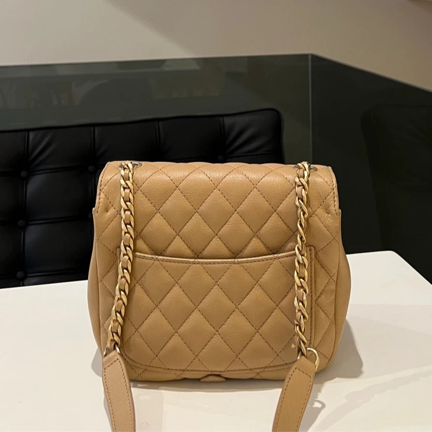 Chanel Saddle Leather Beige Crossbody Excellent
