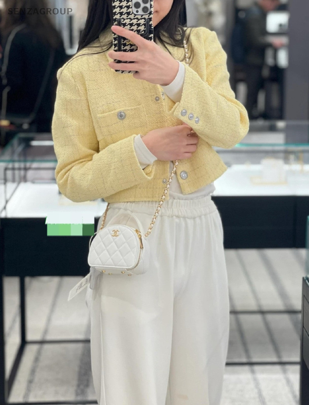 CHANEL Mini Diamond Pattern Bowling Chain Shoulder bag Crossbody White Gold