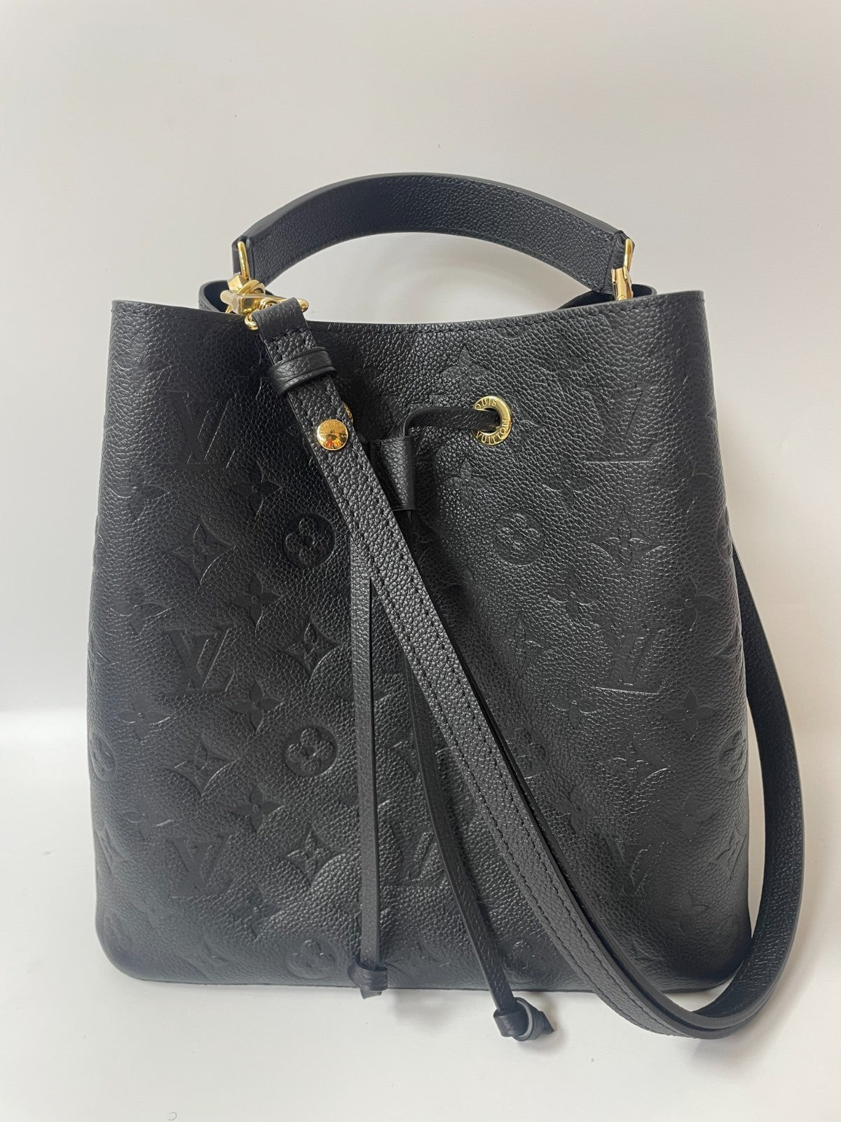 SJ0001 LV BLACK NOE  bucket