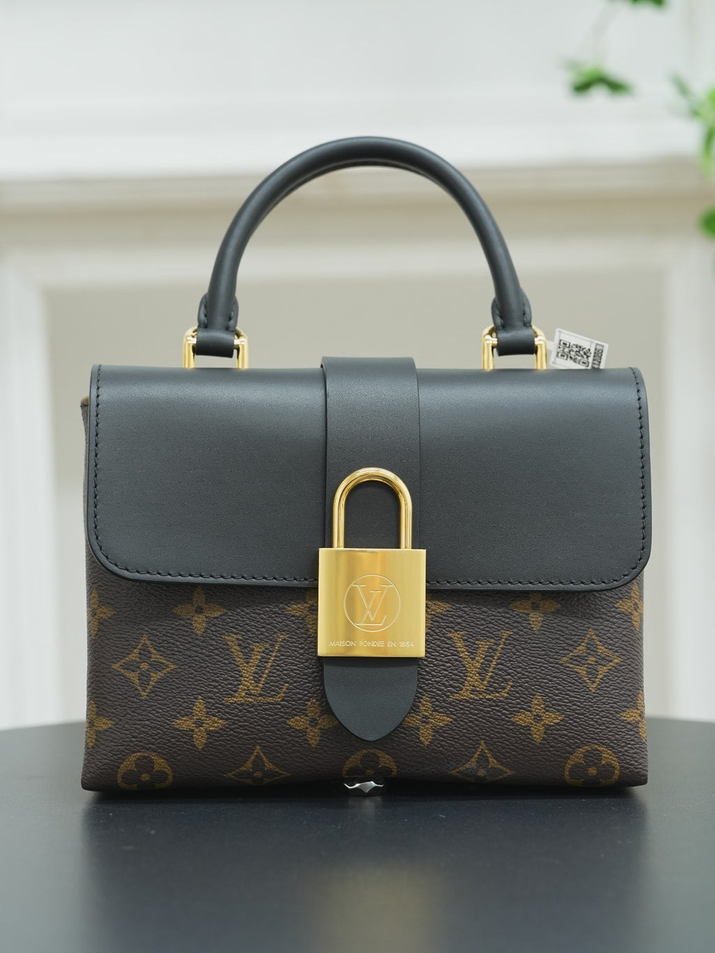 Louis Vuitton Monogram Locky BB Crossbody Handbag Chip Version Almost Brand NEW